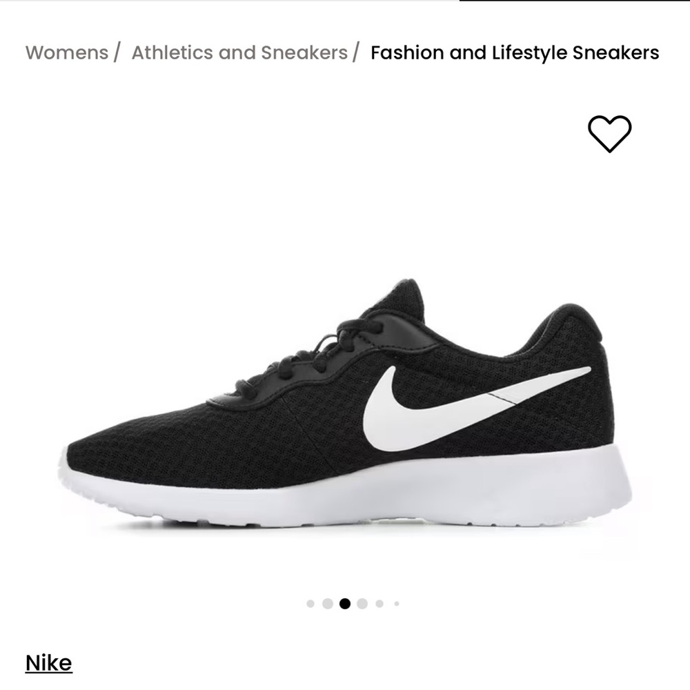 Nike Women's Black and White Athletic Sneakers